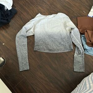 Long sleeve workout shirt